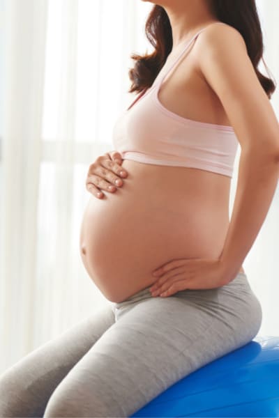 5 Prenatal Ab Exercises To Shrink Love Handles During